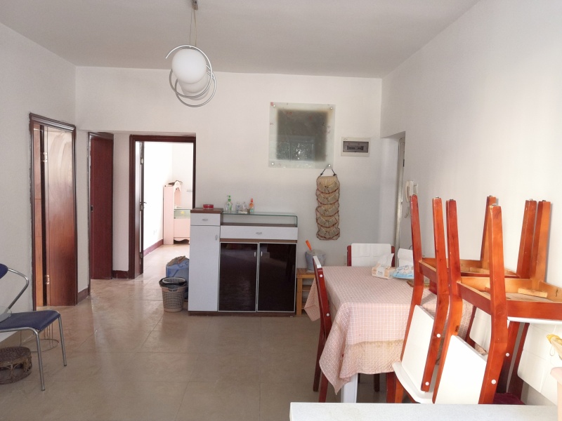 3室2廳2陽(yáng)臺(tái) 學(xué)府路83號(hào)餐廳