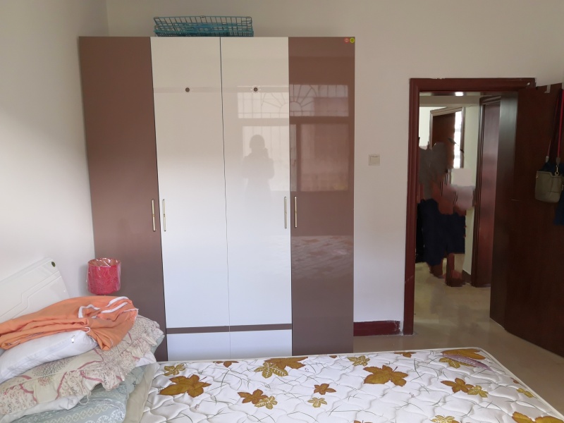 3室2廳2陽(yáng)臺(tái) 學(xué)府路83號(hào)臥室