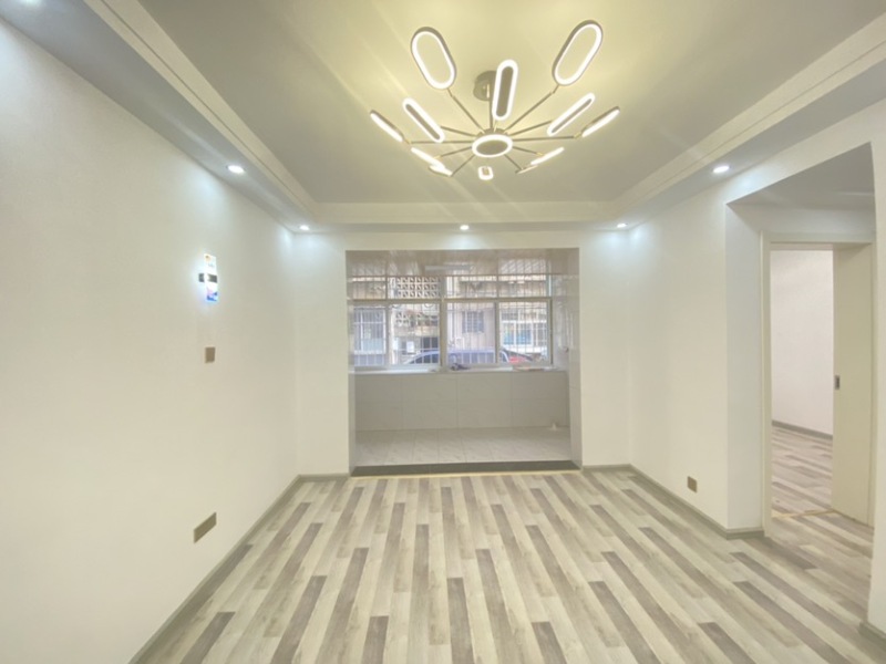 3室1廳1陽臺 煤機(jī)新村客廳