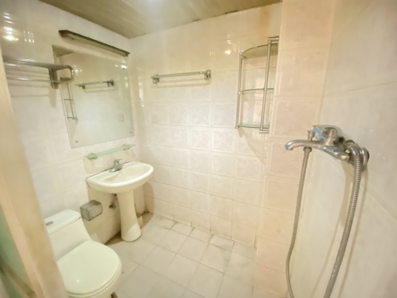 3室2廳 康宏小區(qū)衛(wèi)生間