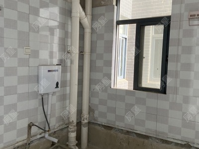 5室2廳2陽臺(tái) 滇池源居衛(wèi)生間