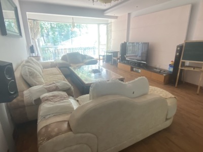 4室2廳2陽臺(tái) 青青小鎮(zhèn)