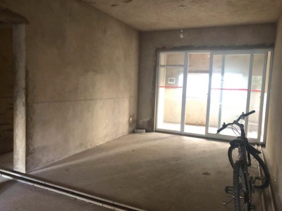 5室2廳2陽(yáng)臺(tái) 怡康花園