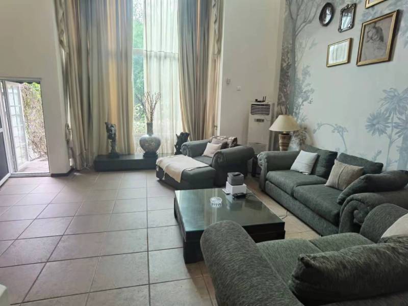 4室2廳2陽臺(tái) 滇池花園別墅其他