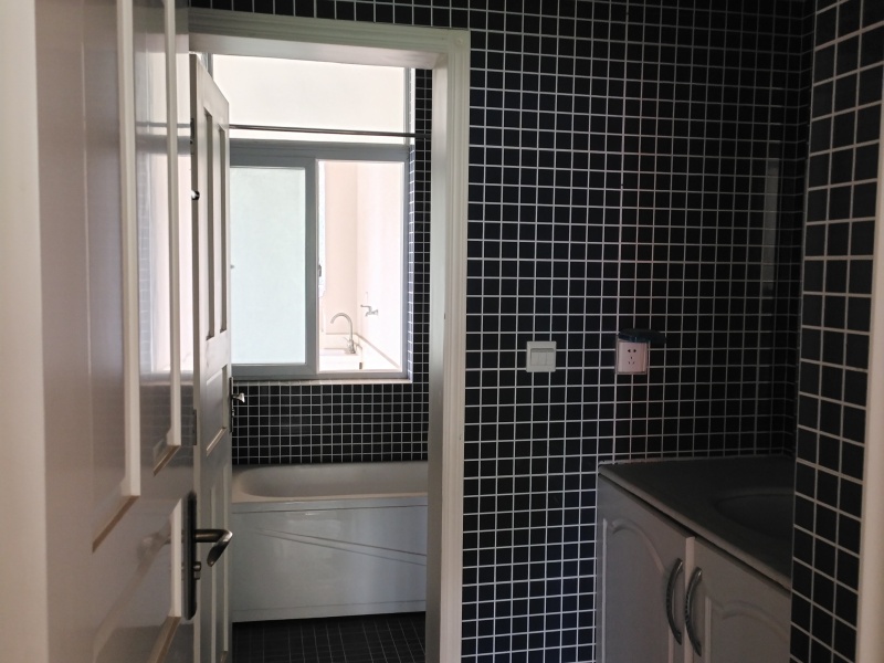 5室2廳3陽臺 湖畔之夢衛(wèi)生間