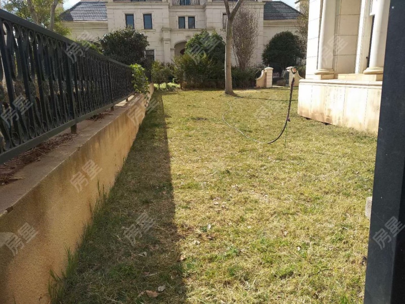 6室2廳3陽臺 滇池ONE一期別墅自家花園