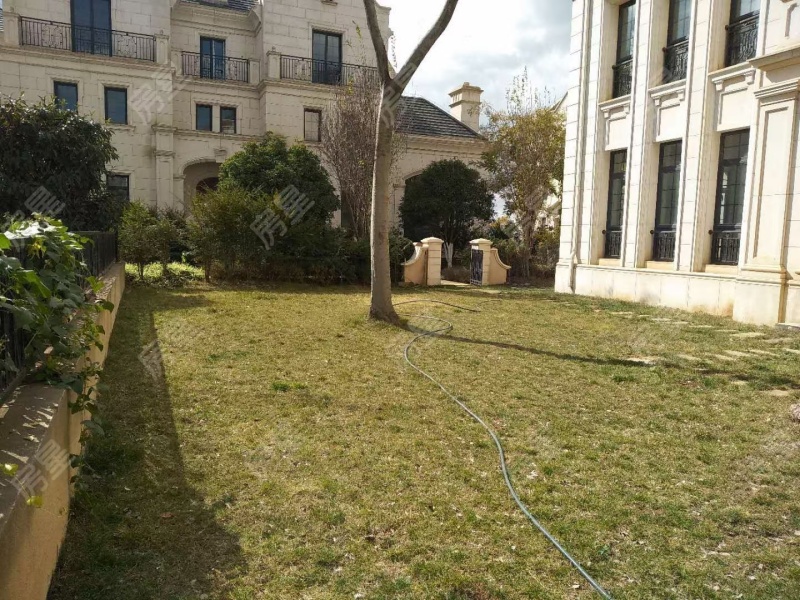 6室2廳3陽臺 滇池ONE一期別墅自家花園