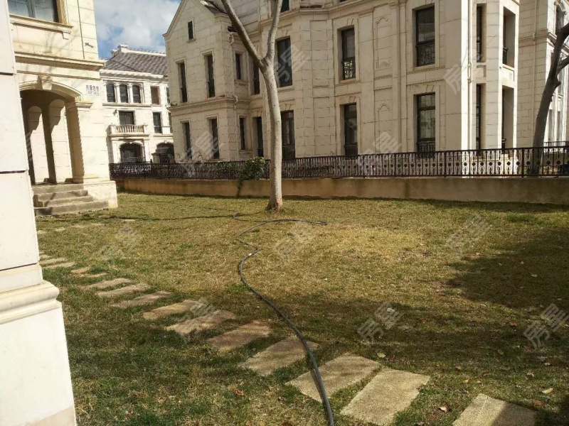 6室2廳3陽臺 滇池ONE一期別墅自家花園