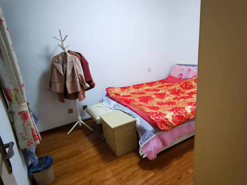 3室2廳1陽(yáng)臺(tái) 龍湖水晶酈城臥室