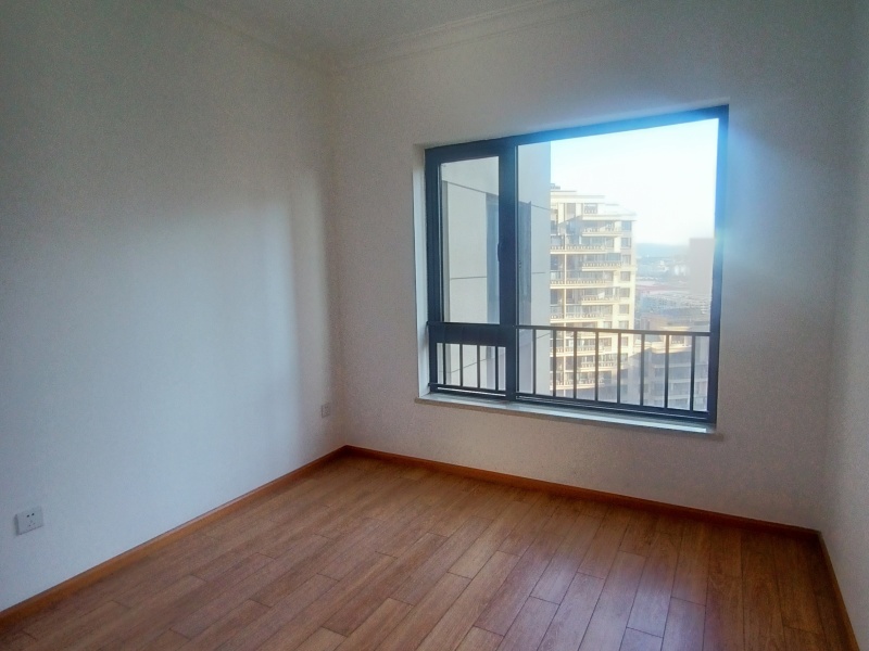 3室2廳2陽(yáng)臺(tái) 中海龍泉公館臥室