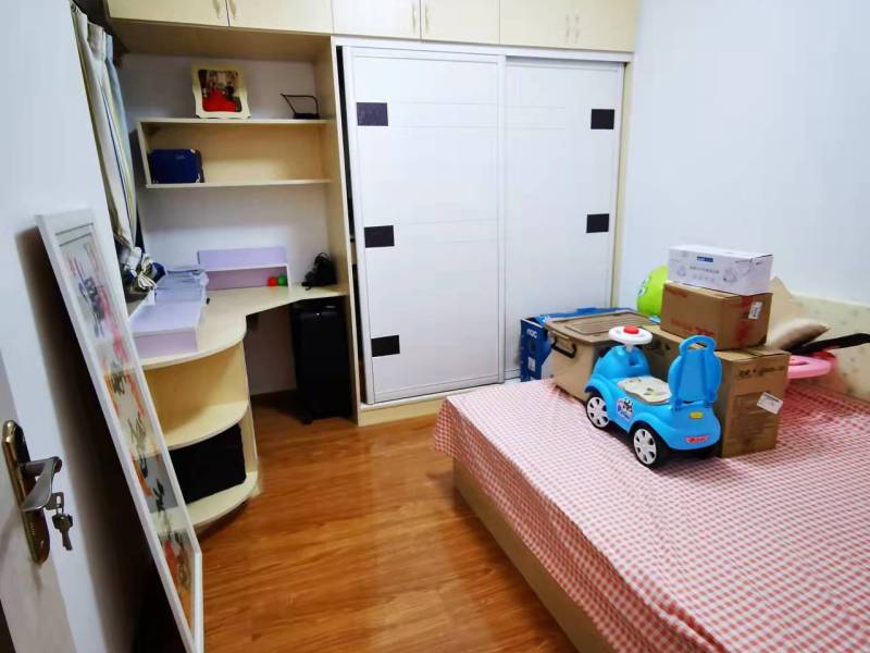 3室2廳1陽(yáng)臺(tái) 龍湖水晶酈城臥室