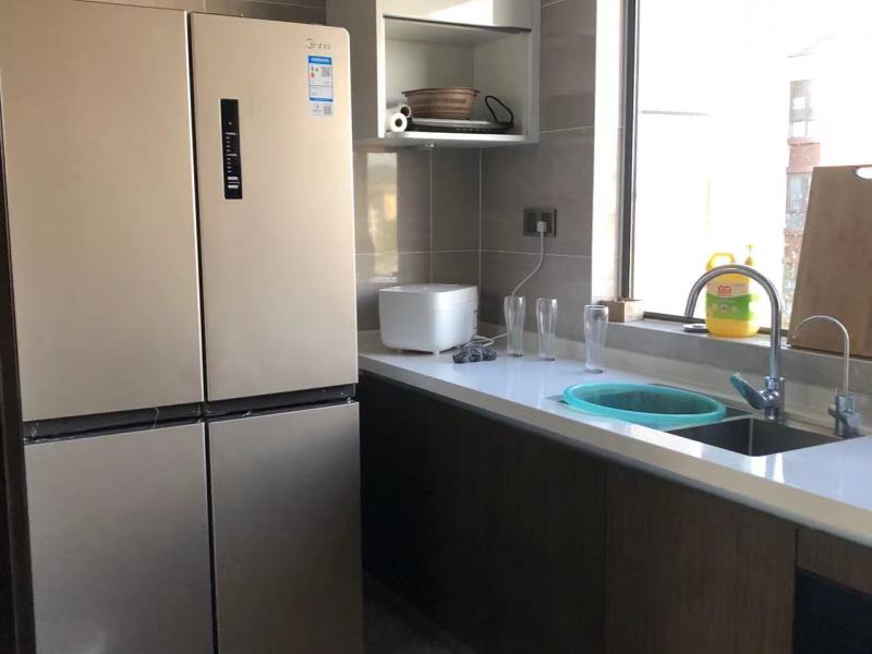 4室2廳2陽(yáng)臺(tái) 美的順城府臥室