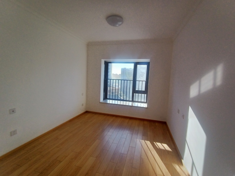 3室2廳2陽(yáng)臺(tái) 中海龍泉公館臥室