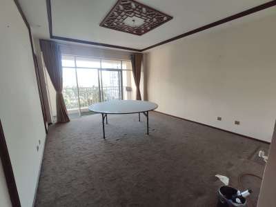 5室2廳2陽臺(tái) 陽光花園四期昕苑