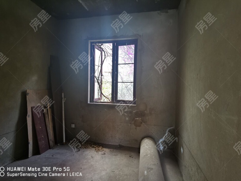 5室2廳3陽臺 滇池衛(wèi)城微風(fēng)島別墅客廳