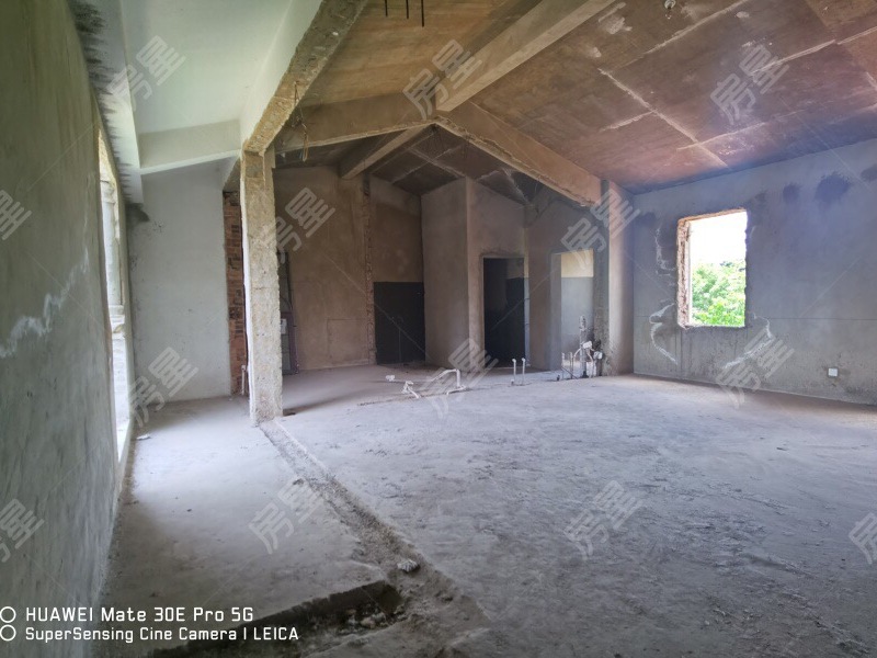 5室2廳3陽臺 滇池衛(wèi)城微風(fēng)島別墅客廳