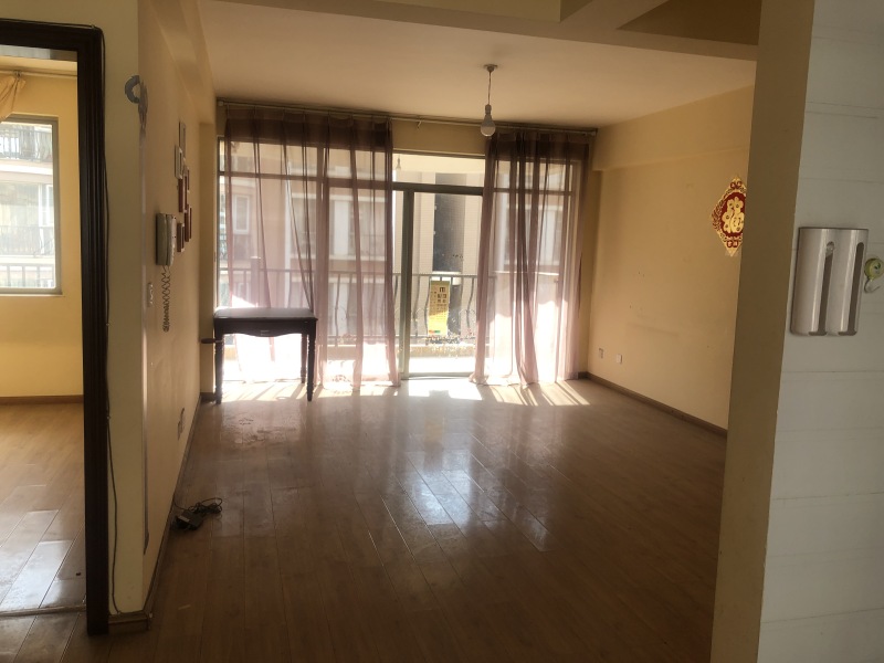 3室2廳2陽臺 金色交響家園水韻組團客廳