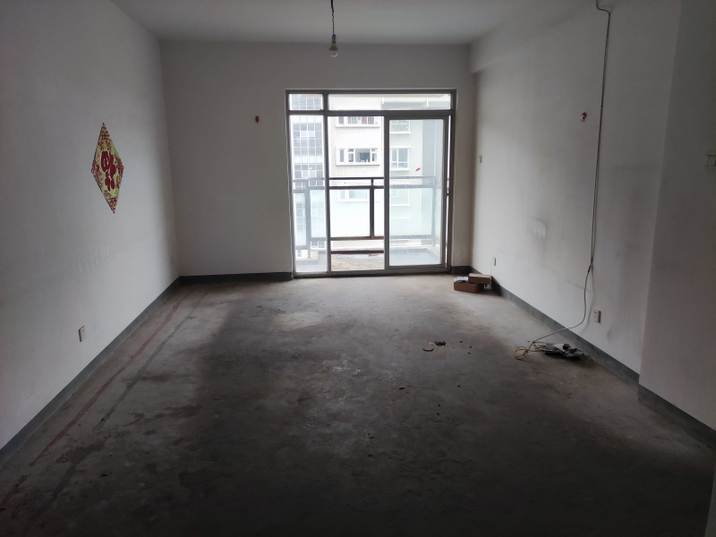 3室2廳2陽臺 華都花園B區(qū)客廳