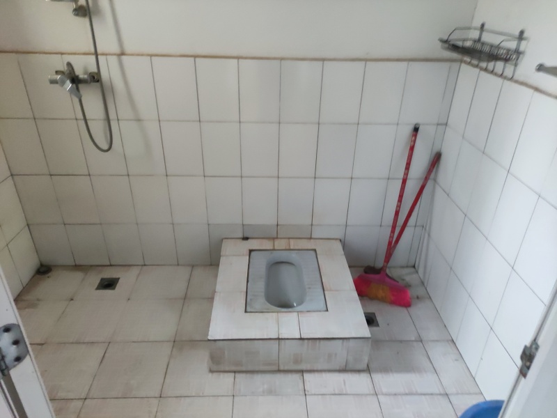 3室2廳2陽臺 華都花園B區(qū)衛(wèi)生間