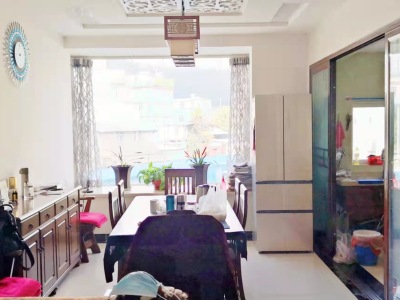 4室2廳2陽臺(tái) 盤龍?jiān)坪?
     title=