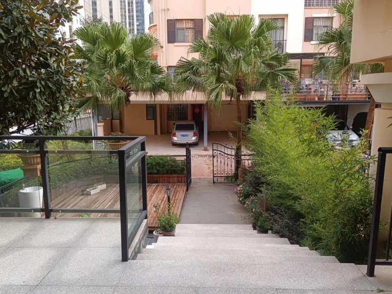 5室2廳2陽臺 香檳小鎮(zhèn)別墅臥室