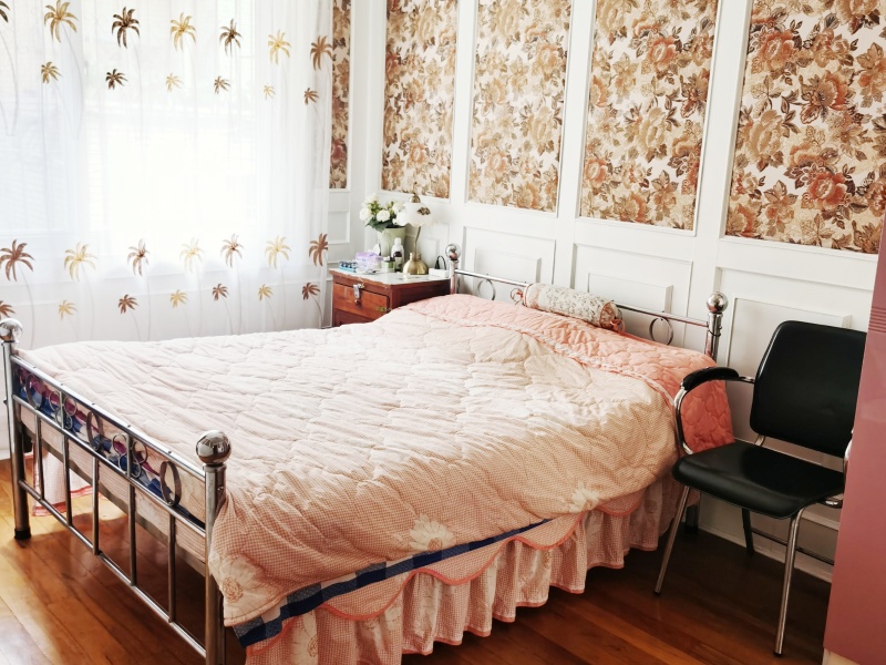 9室3廳2陽臺 鑫苑小區(qū)別墅臥室