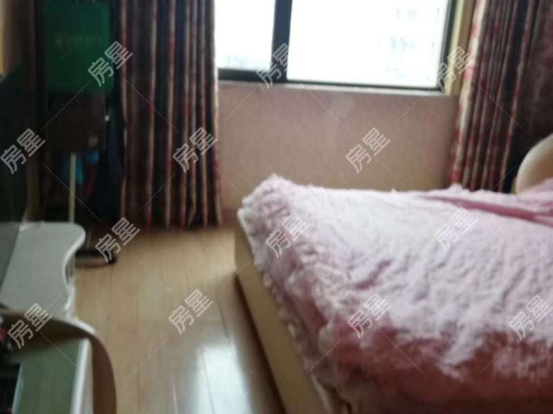 3室2廳2陽(yáng)臺(tái) 銀海領(lǐng)域臥室