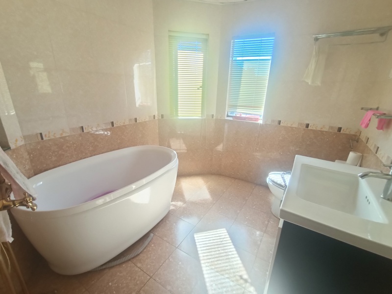 5室2廳4陽(yáng)臺(tái) 公園道一號(hào)別墅衛(wèi)生間