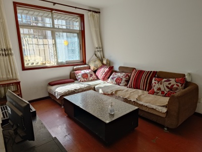 2室2廳1陽(yáng)臺(tái) 高地巷5號(hào)