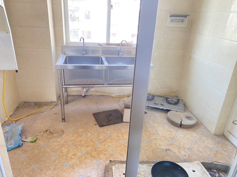 5室2廳2陽(yáng)臺(tái) 陽(yáng)光花園四期昕苑廚房