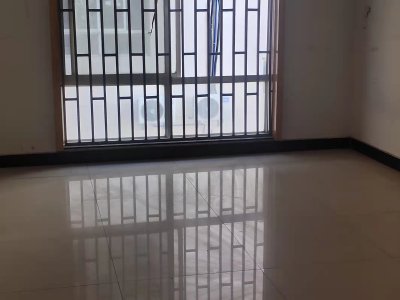 3室1廳1陽(yáng)臺(tái) 沃爾特商業(yè)城