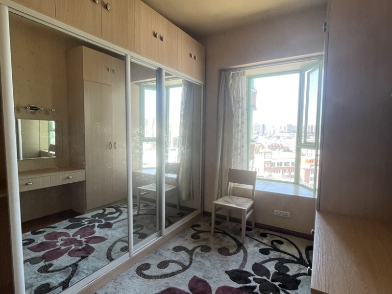 3室2廳2陽臺 翠湖俊園臥室