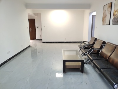 4室2廳2陽臺 金恒財富廣場