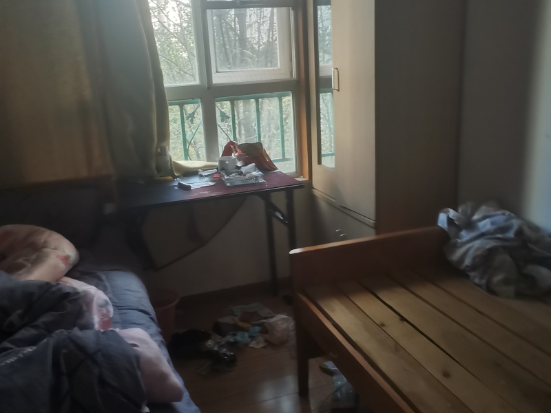 7室2廳2陽臺 世紀城玉春苑臥室