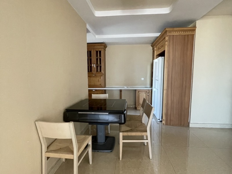 3室2廳2陽臺 翠湖俊園餐廳