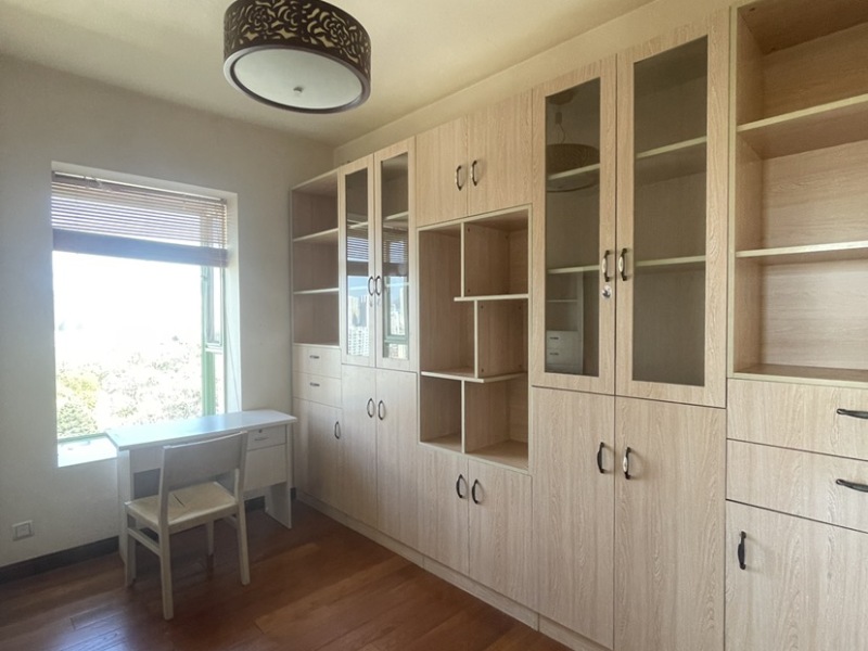 3室2廳2陽臺 翠湖俊園書房