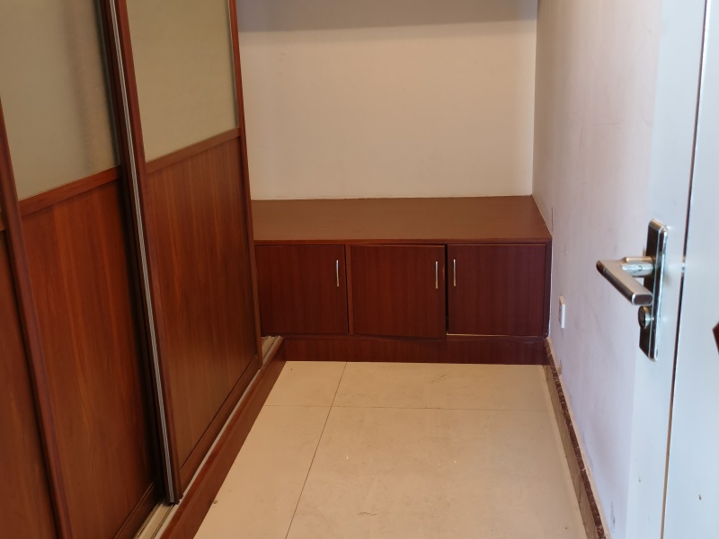 4室2廳2陽臺 順城豪庭臥室