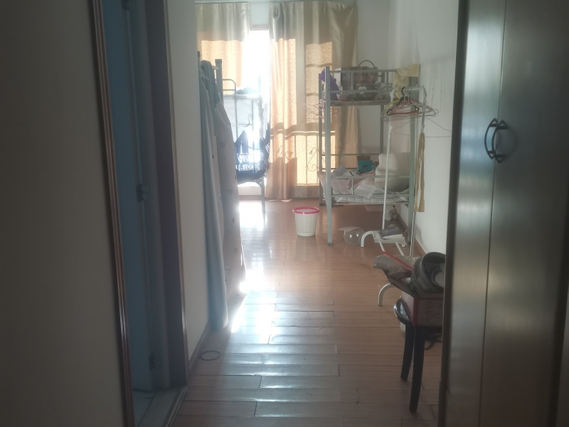 7室2廳2陽臺 世紀城玉春苑臥室