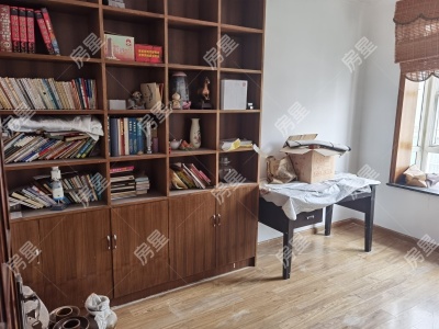 5室2廳2陽臺(tái) 名宅東辰苑