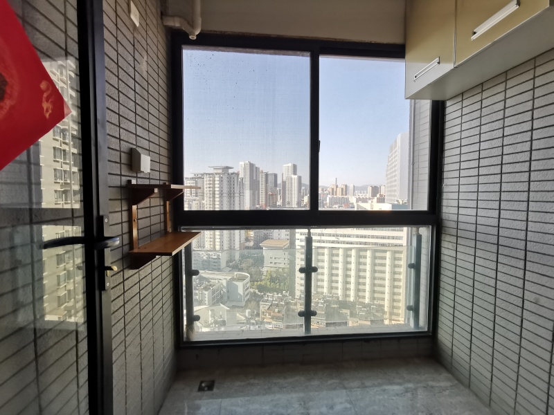 1室1廳2陽臺 上東城客廳