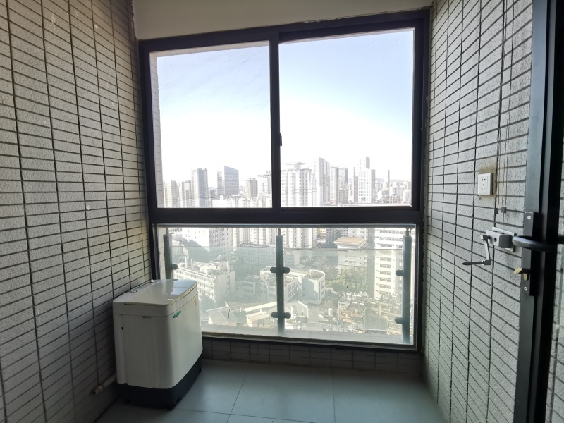 1室1廳2陽臺 上東城客廳