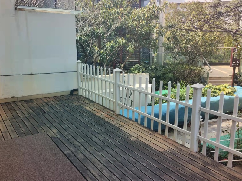 5室3廳3陽臺 世博生態(tài)城博園鄰里別墅陽臺