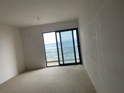 4室2廳2陽臺(tái) 山海灣