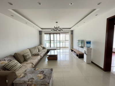 4室2廳2陽臺 銀海暢園東區(qū)