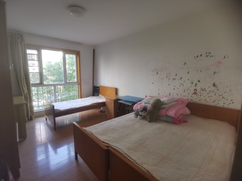 7室2廳2陽臺 世紀城玉春苑臥室