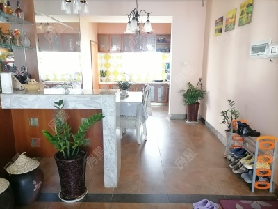 5室2廳3陽臺 經(jīng)緯花園