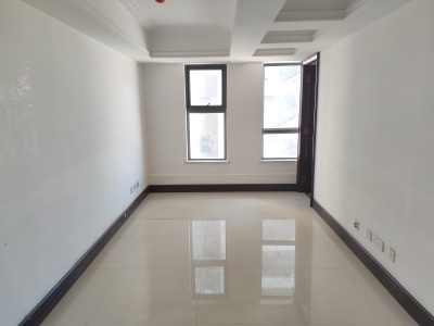 3室2廳1陽臺(tái) 欣都龍城