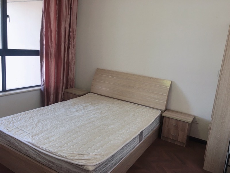 3室2廳2陽(yáng)臺(tái) 藍(lán)光天嬌城一期臥室