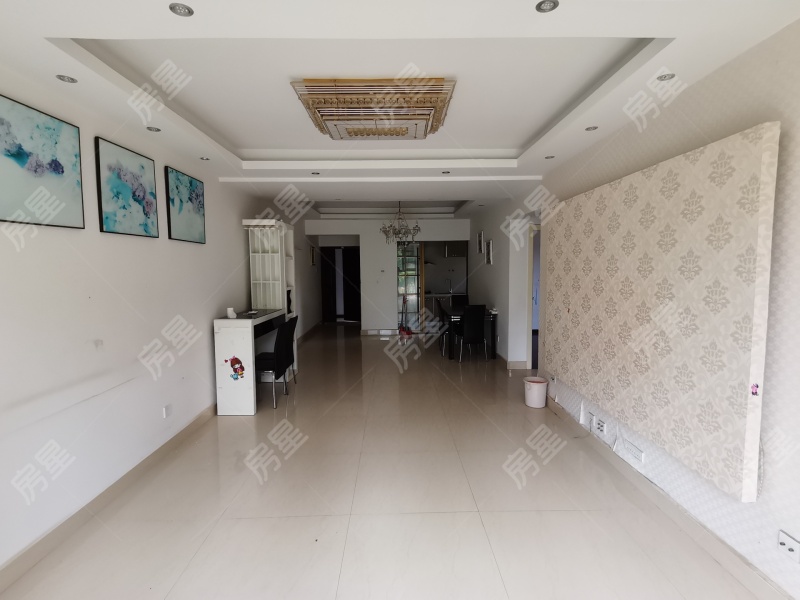 2室2廳2陽(yáng)臺(tái) 天怡峰景客廳