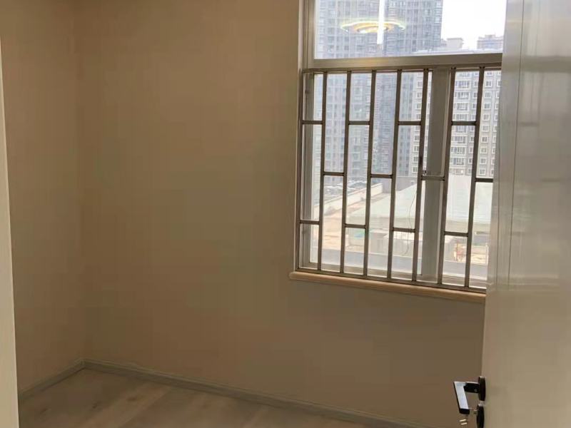 3室2廳1陽臺(tái) 集大廣場(chǎng)臥室